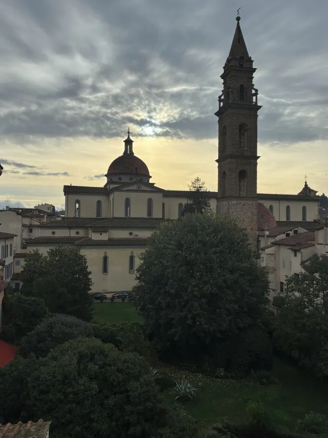 Panoramic outdoor view at sunset of the Basilica of Santo Spirito from the Bilo View apartment.