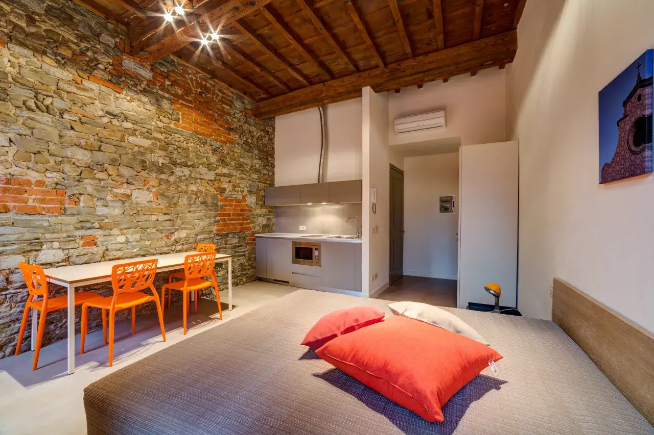 General view of the Mono Smart apartment from the double bed.