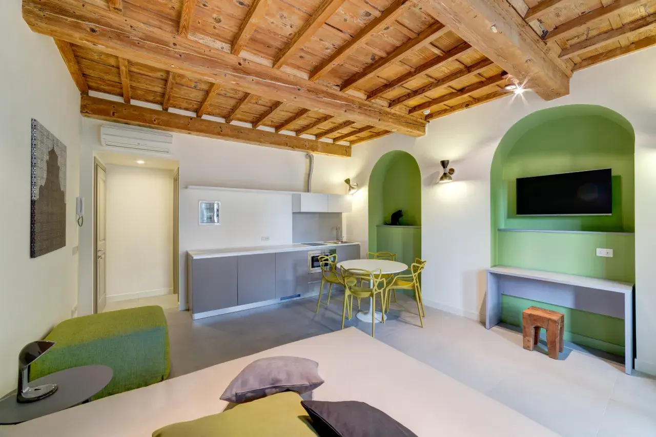 Interior design and furnishing details of the Mono Smart apartment.