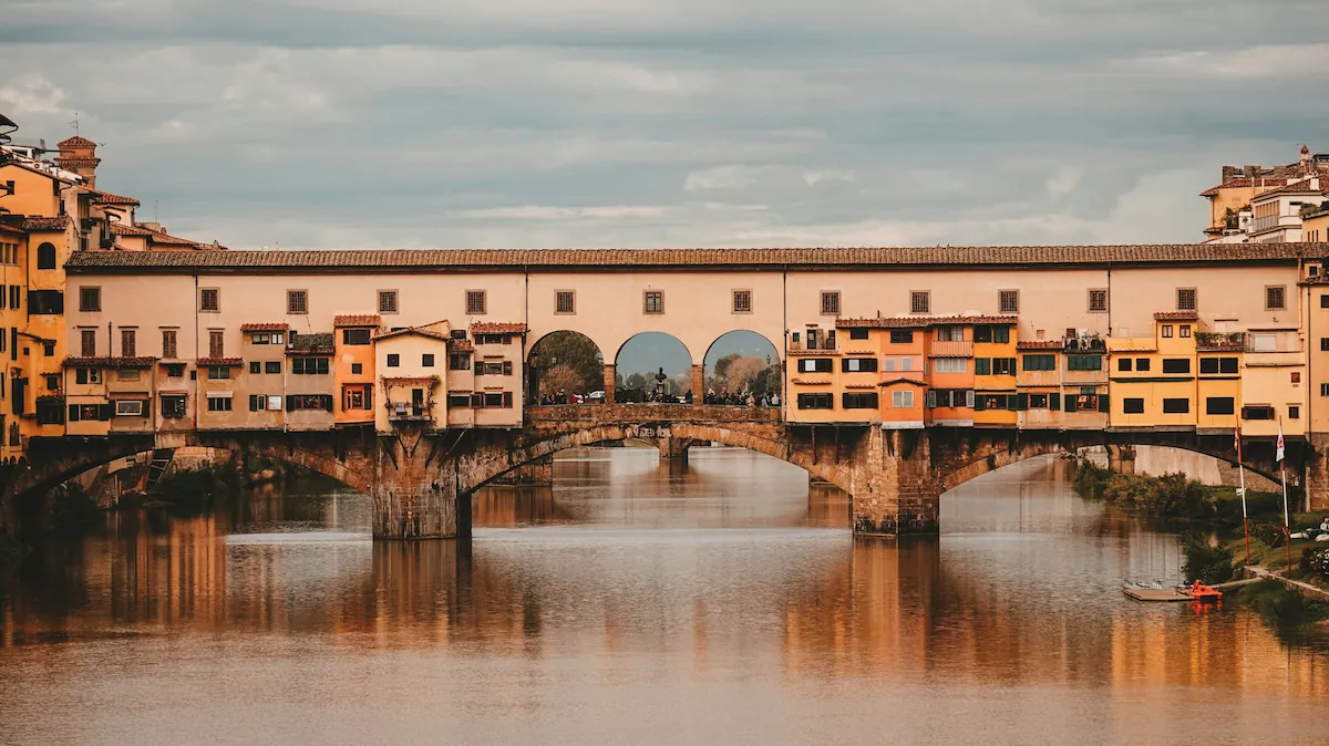 Panoramic view of Ponte Vecchio in Florence, located near Palazzo Mannaioni.